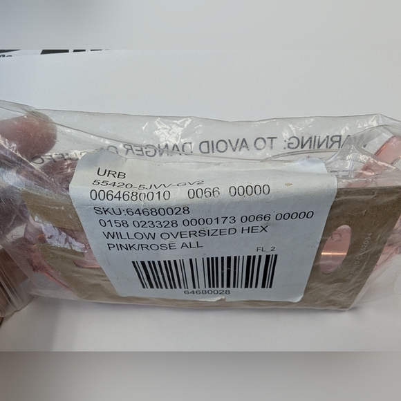 NOS URBAN OUTFITTERS OVERSIZED SUNGLASSES - Picture 5 of 9